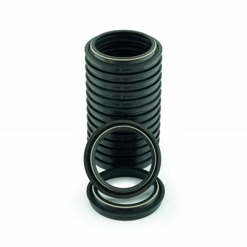 Cenový Hit Stírací kroužek přední vidlice K-TECH WP DS-43-53 43.00x53.40x5.80/11.80mm